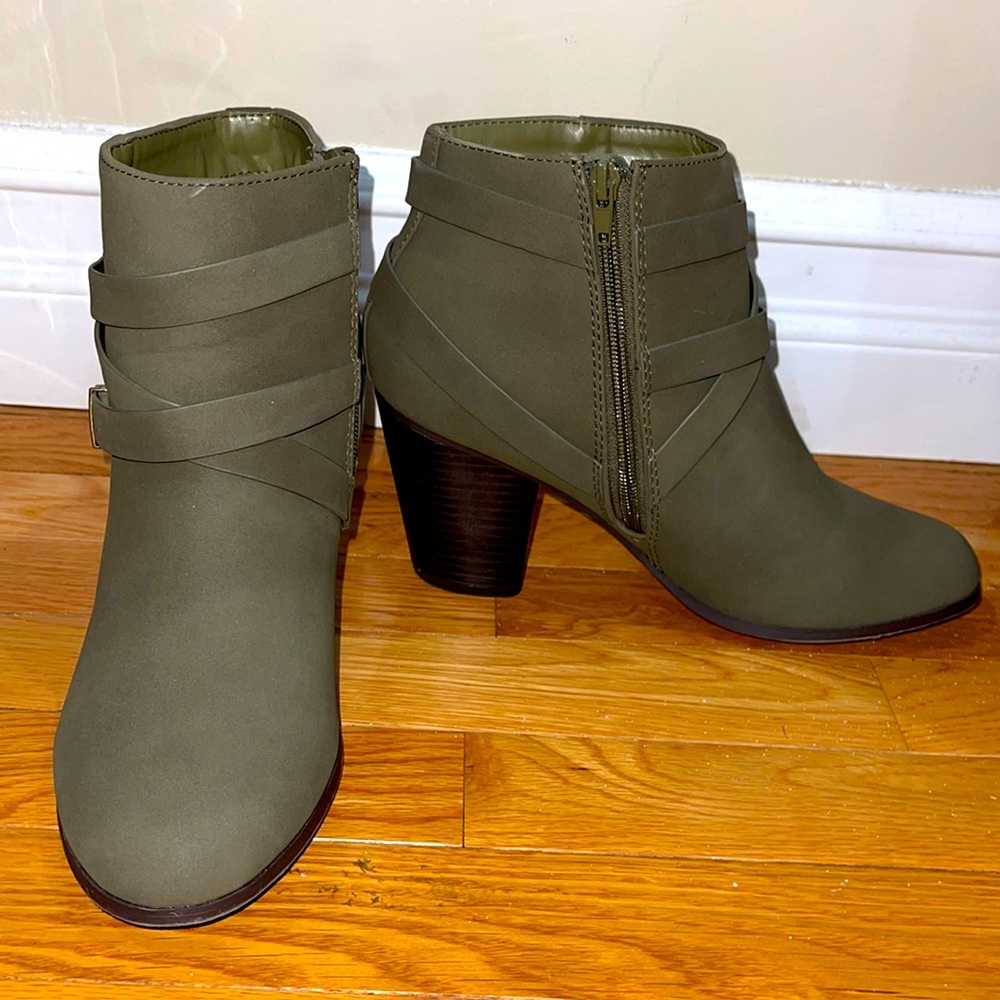 Forest green ankle boots/booties